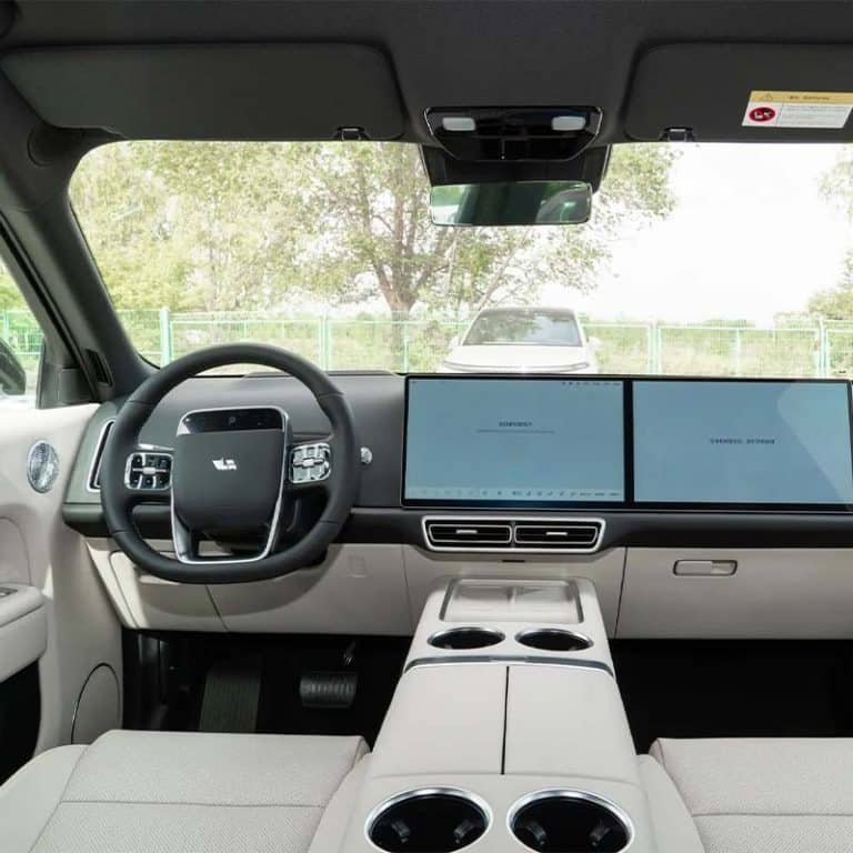 2025 Li L9 extended range SUV interior dashboard