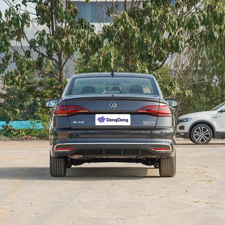 VW-Bora-rear