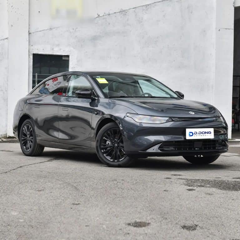 2024 Leapmotor C01 electric mid-to-large sedan right front