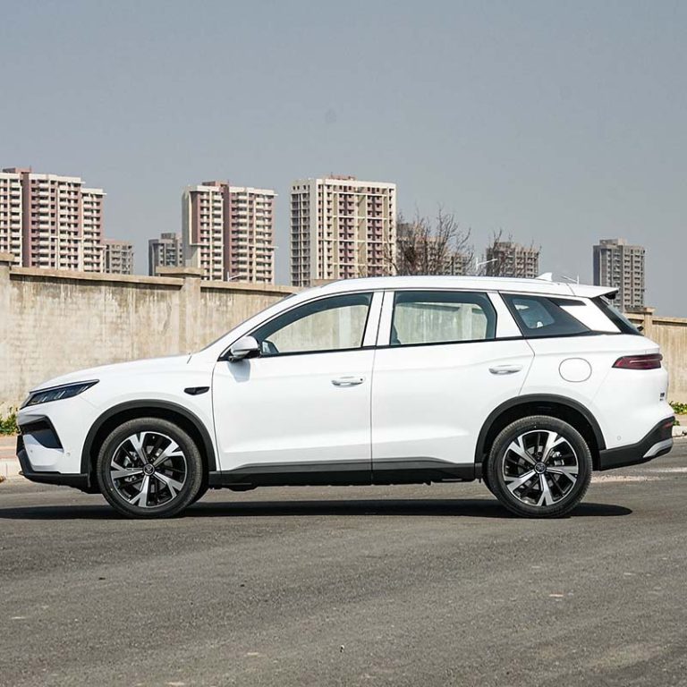 2025 BYD Song Pro DM-i Plug-in hybrid compact SUV side