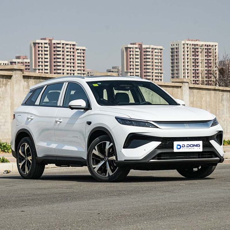 2025 BYD Song Pro DM-i Plug-in hybrid compact SUV right front