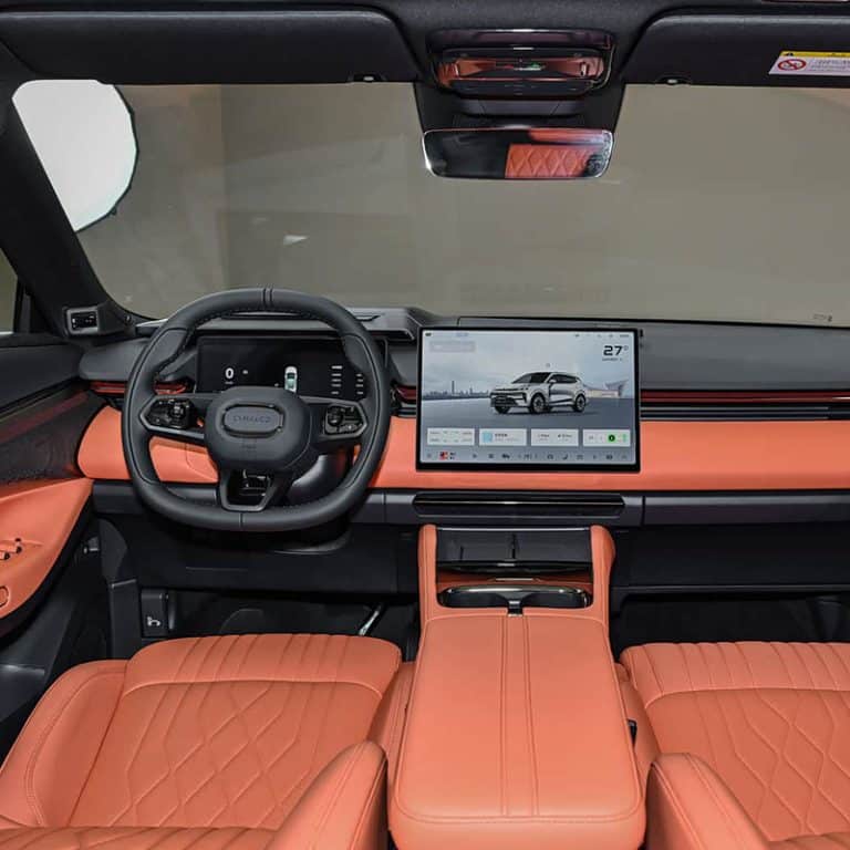 2026 Lynk&Co 08 plug-in hybrid mid-size SUV interior dashboard