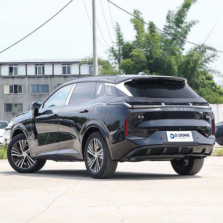 2026 Lynk&Co 08 plug-in hybrid mid-size SUV left rear