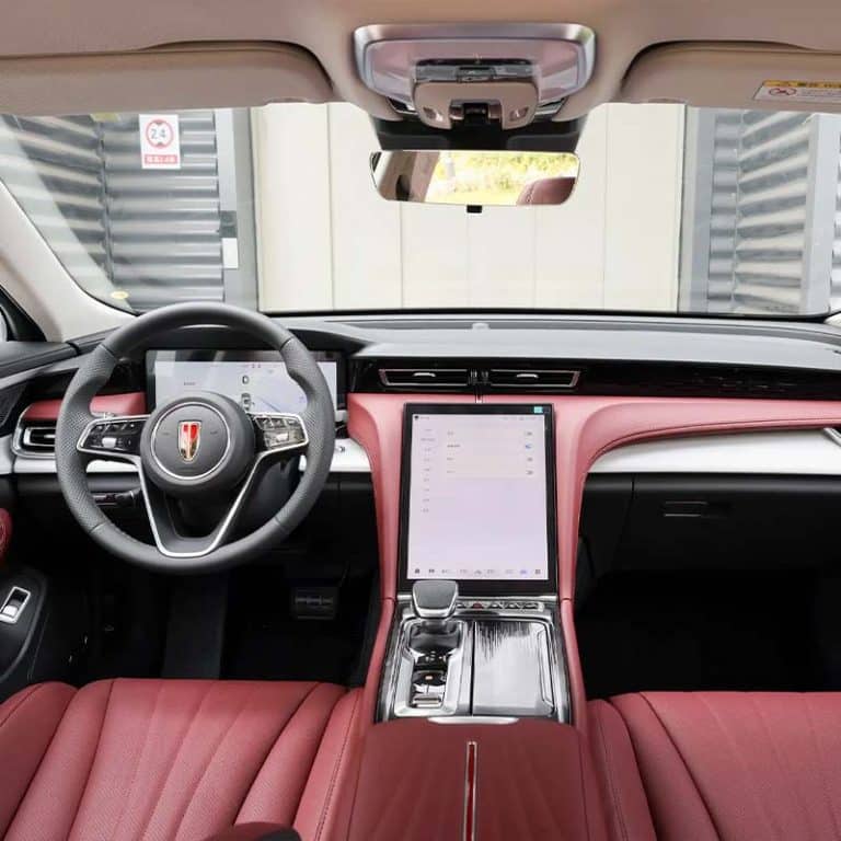 2025 Hongqi H5 PHEV Sedan interior dashboard