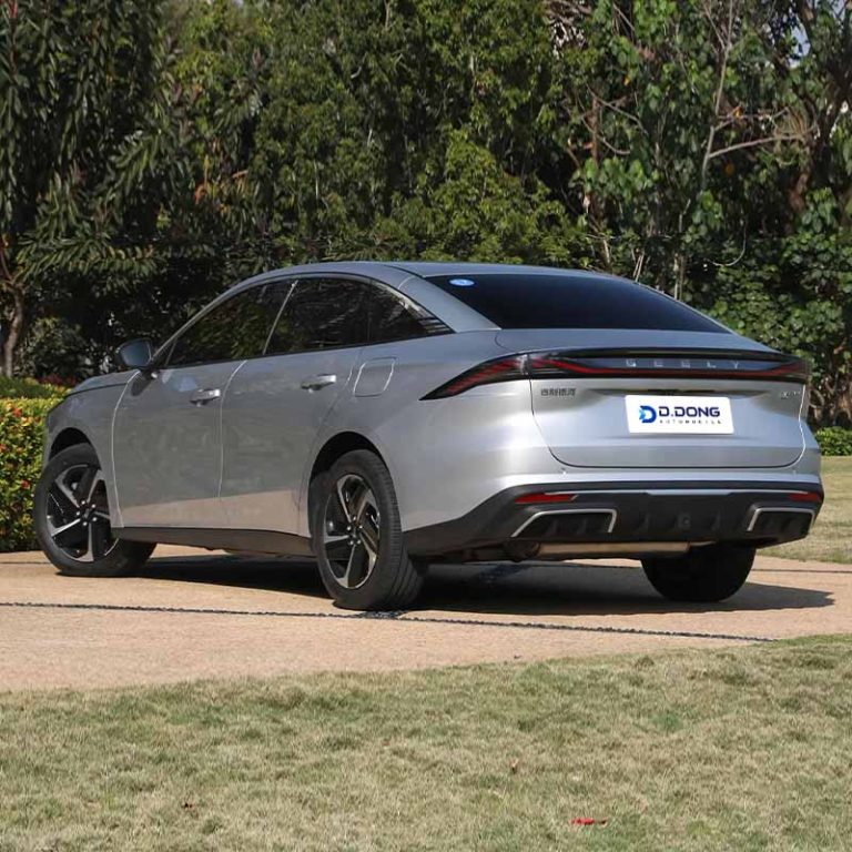 2025 Geely Galaxy L6 Compact plug-in hybrid sedan left rear
