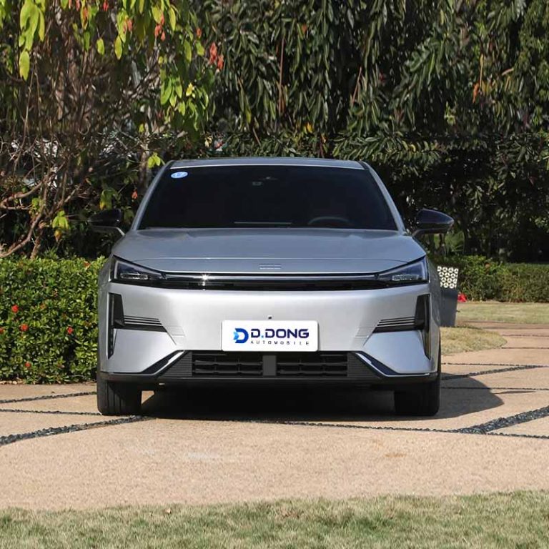 2025 Geely Galaxy L6 Compact plug-in hybrid sedan front