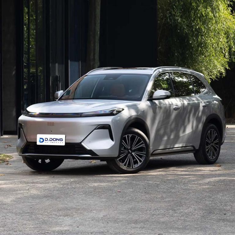 2025 Geely Galaxy Starship 7 EM-i plug-in hybrid SUV left front