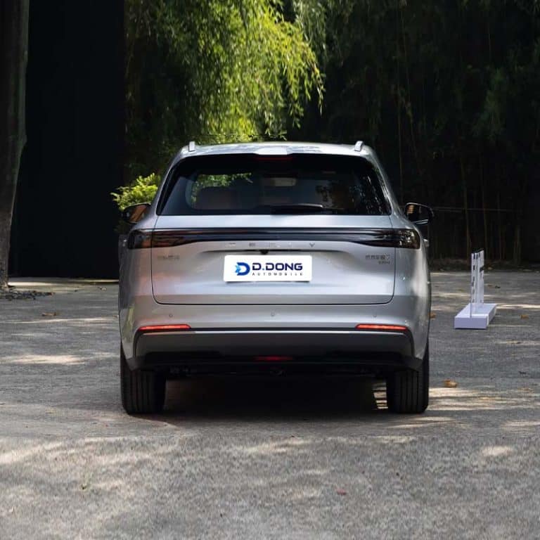 2025 Geely Galaxy Starship 7 EM-i plug-in hybrid SUV rear