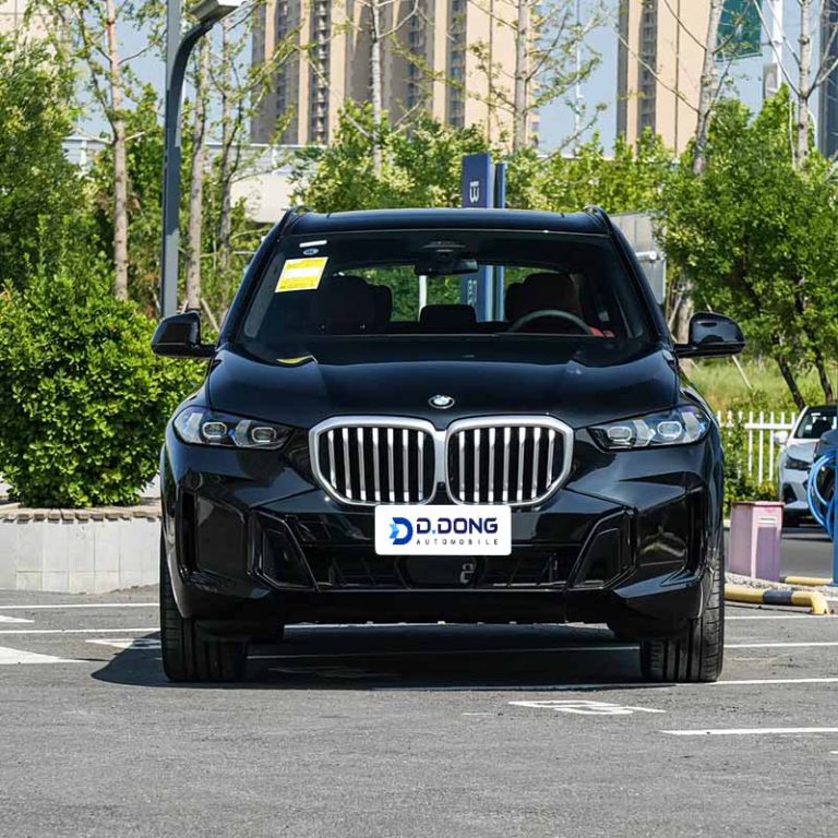 2025 BMW X5 Hybrid SUV front