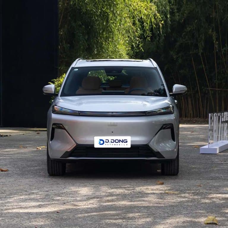 2025 Geely Galaxy Starship 7 EM-i plug-in hybrid SUV front