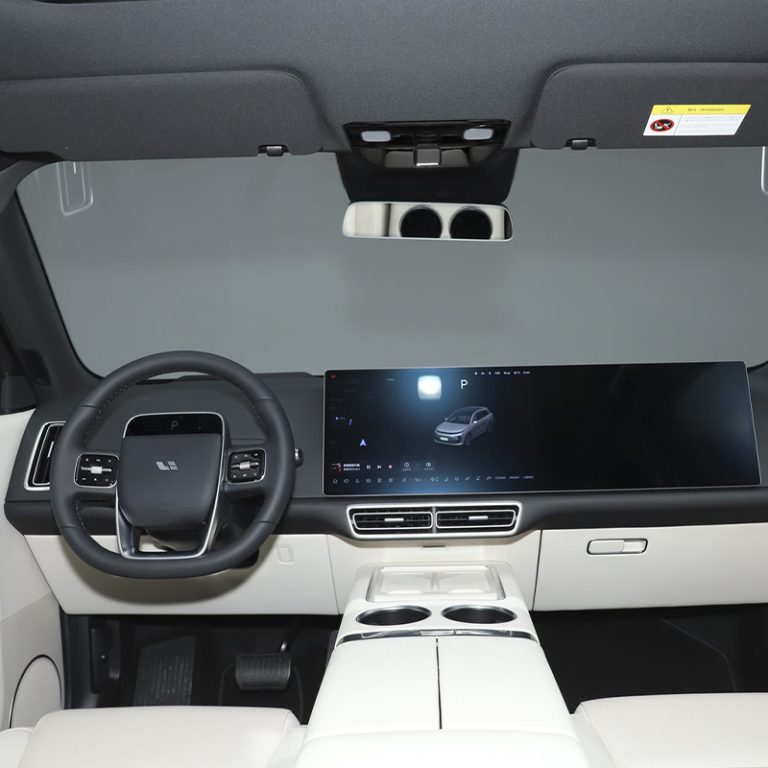 2025 Li L6 extended range mid-to-large SUV interior dashboard