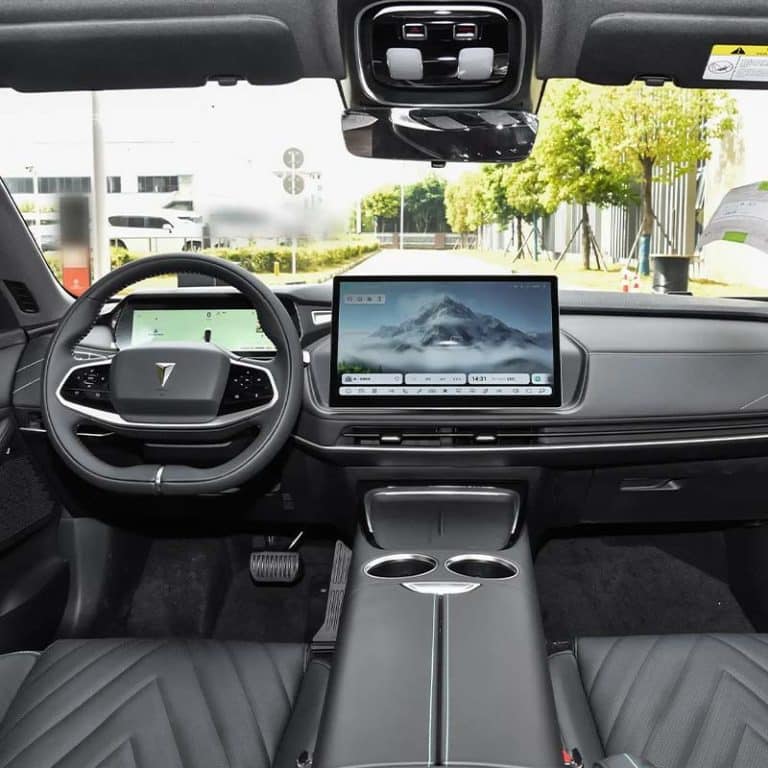 2025 Deepal SL03 extended range hatchback interior dashboard