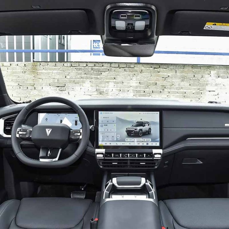 2025 Deepal G318 extended range SUV interior dashboard