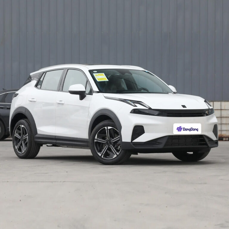 LYNK & CO 06 EM-P right front