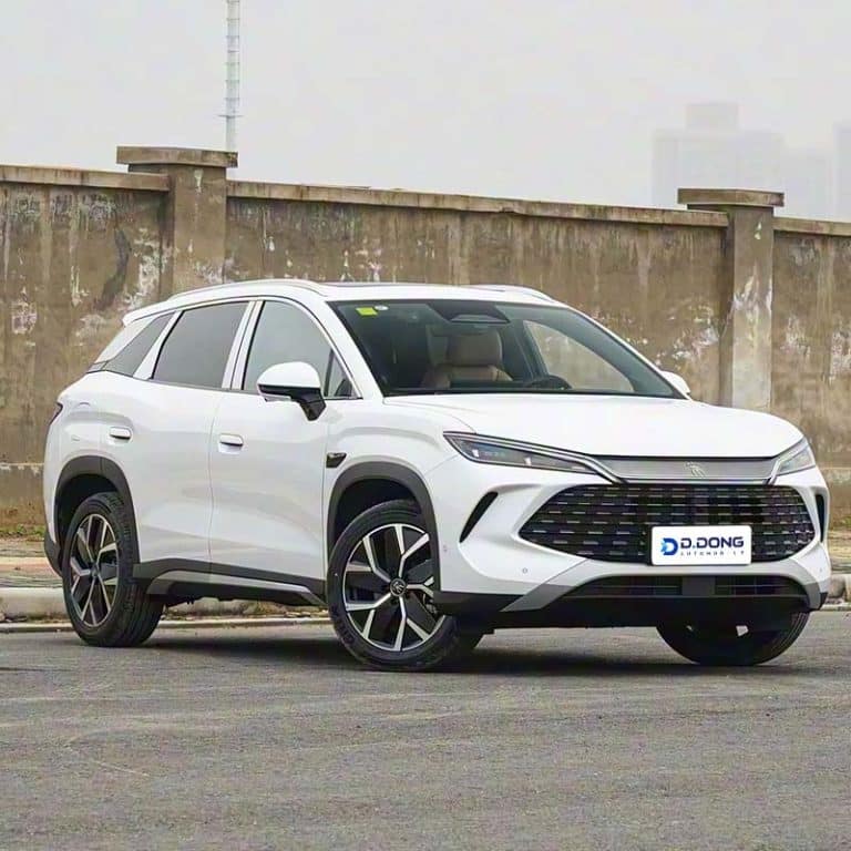 2026 BYD Song L DM-i plug-in hybrid mid-size SUV right front