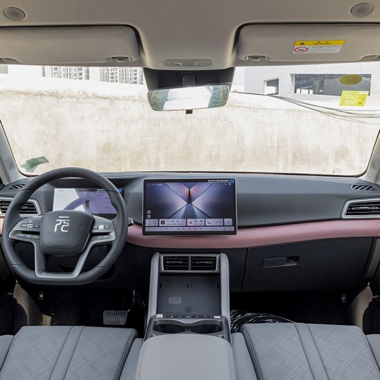 BYD Yuan UP-Interior