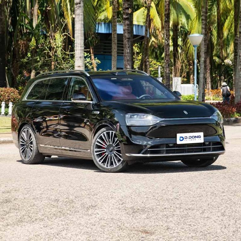 2025 AITO M9 extended-range large SUV right front