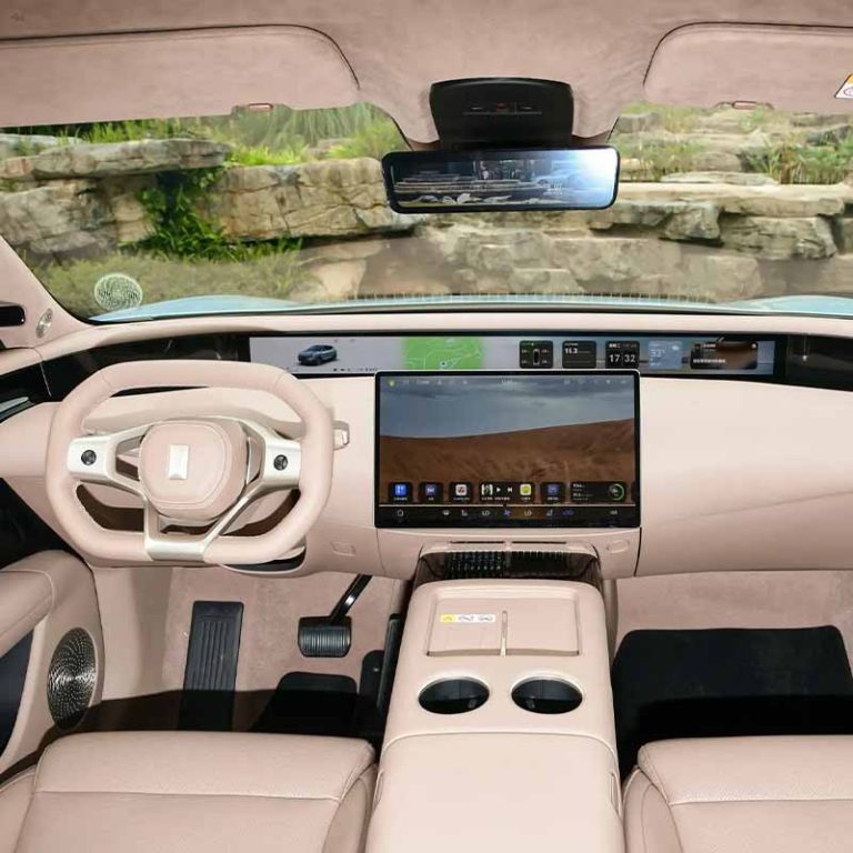 2026 Avatr 07 electric/extended-range mid-size SUV interior dashboard