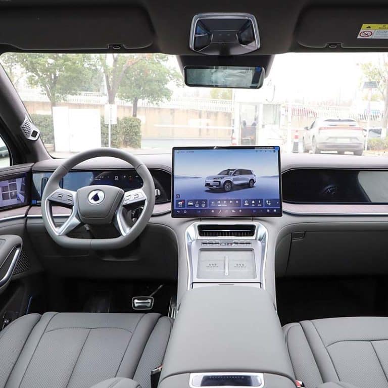 2026 BYD Denza N9 plug-in hybrid large SUV interior dashboard