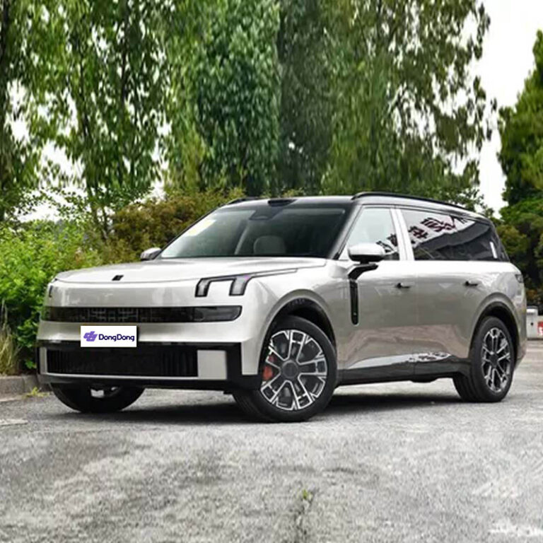 LYNK & CO 900 - left front