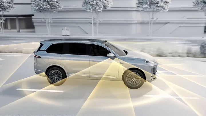 Deepal S09 vs. Lynk & Co 900
