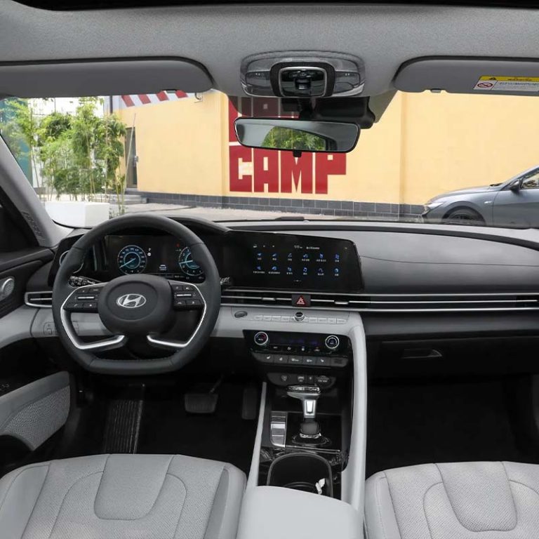 Hyundai Elantra interior