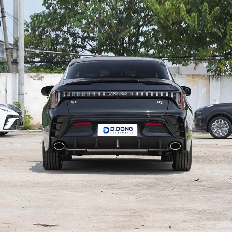 Lynk&Co-03-Rear