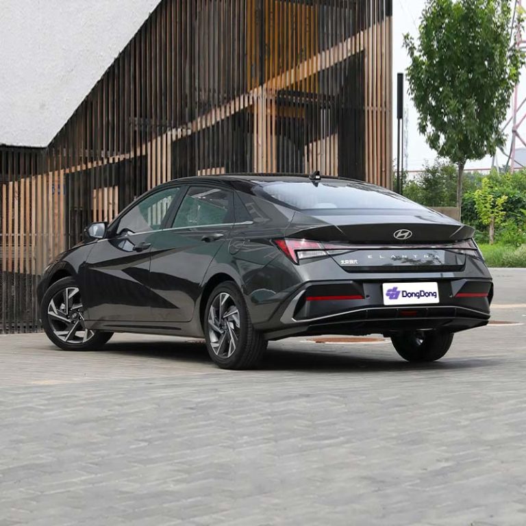 Hyundai Elantra left rear