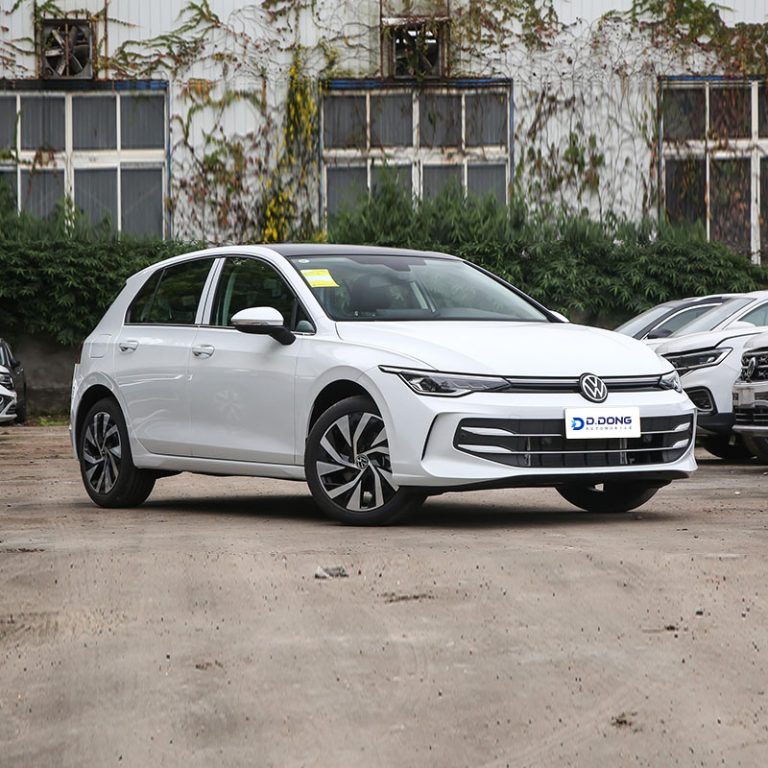 VW-Golf-Right-front