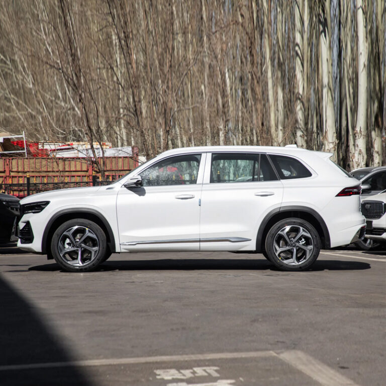 Geely Xingyue L side