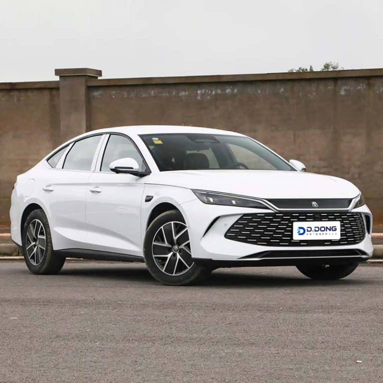 2026 BYD Qin L DM-i Plug-in hybrid mid-size sedan right front