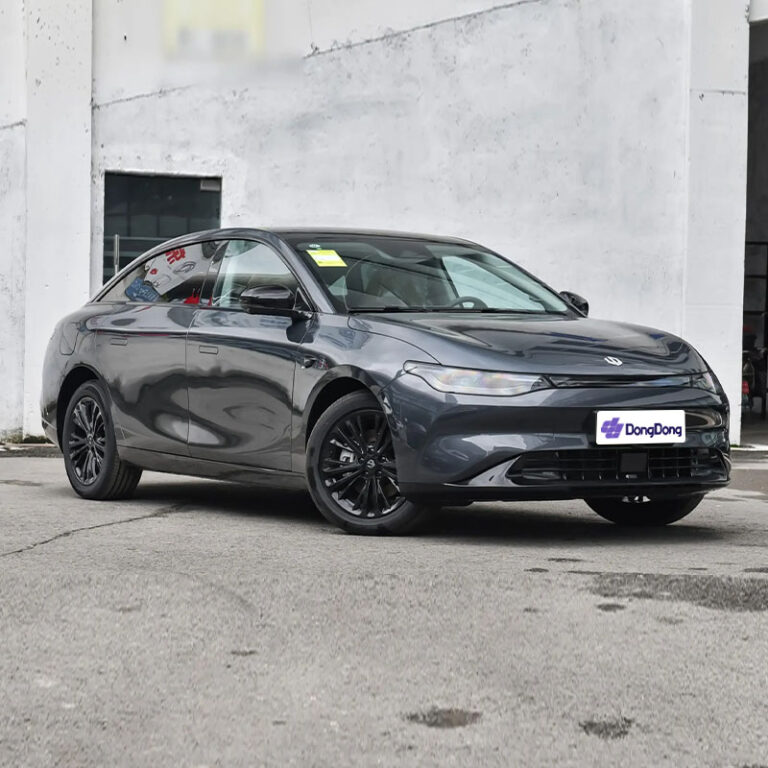 2024 Leapmotor C01 electric mid-to-large sedan right front