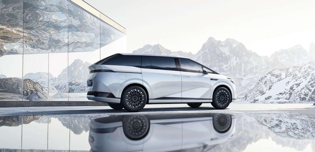 New car - Xpeng X9 Super Range Starts Global Pre-Sale