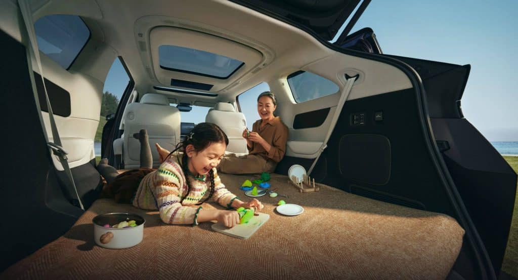 All new Xpeng X9 Interior: A “Starship First-Class Lounge”