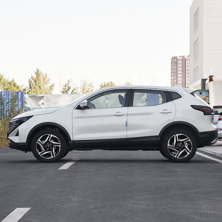 Nissan Qashqai - side