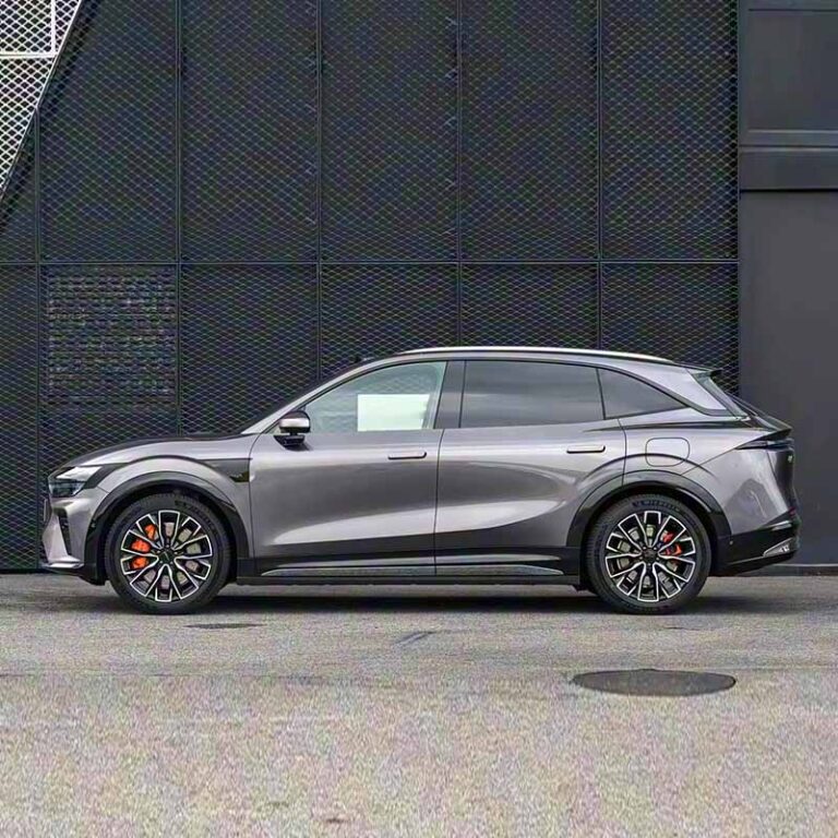 2026 Zeekr 7X side