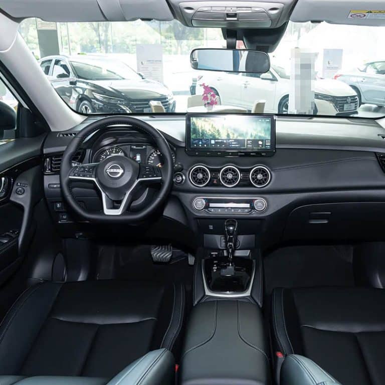 2025 Nissan X-Trail gasoline compact SUV interior dashboard
