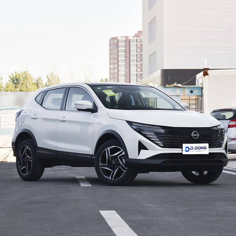 2025 Nissan Qashqai gasoline compact SUV right front