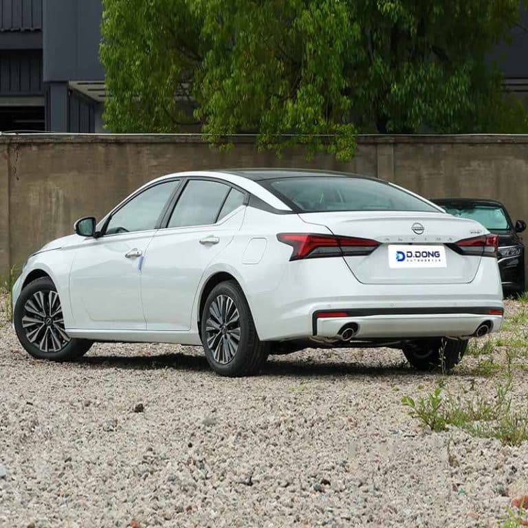 2025 Nissan Altima gasoline Mid-size sedan left rear