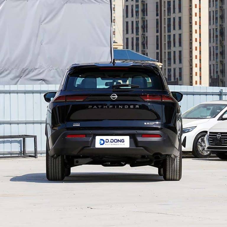 2024 Nissan Pathfinder gasoline Mid-to-large SUV rear
