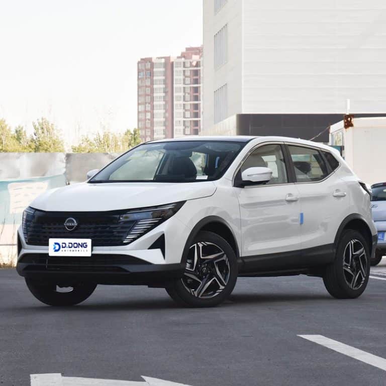 2025 Nissan Qashqai gasoline compact SUV left front