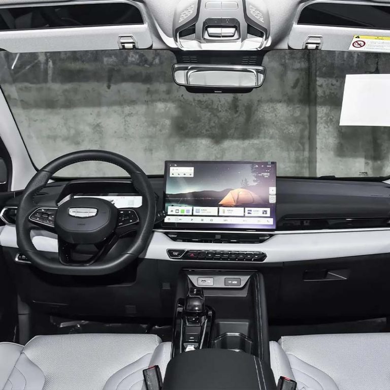 Geely Coolray L interior