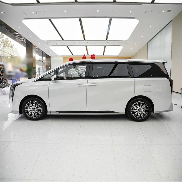 GAC Trumpchi E9 side
