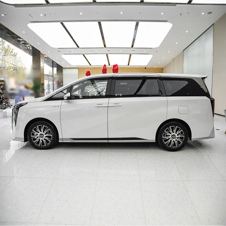 GAC Trumpchi E9 side