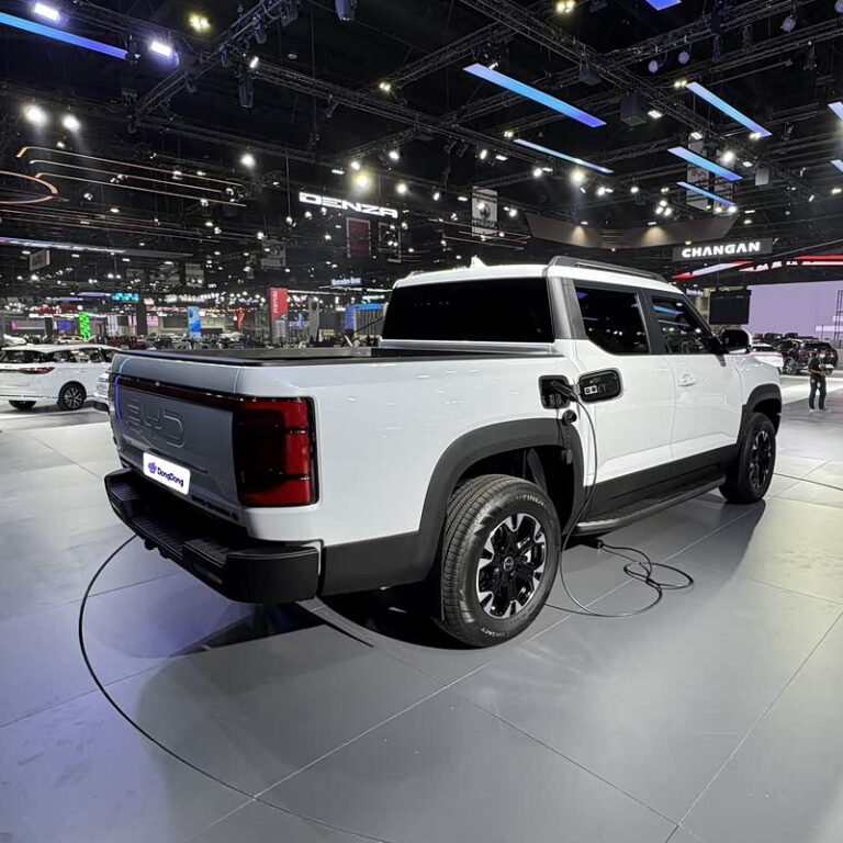 BYD Shark 6 Pickup right rear
